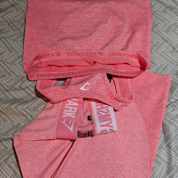 Gymshark Bundle Set - Picture 5 of 8